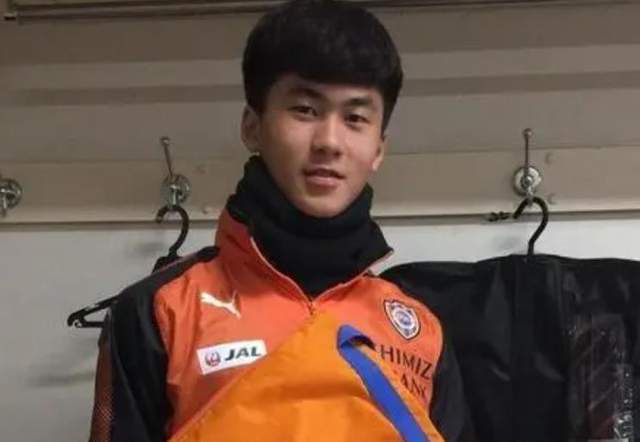 三级国产精品一区二区