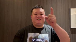 双乳被两个男人吮